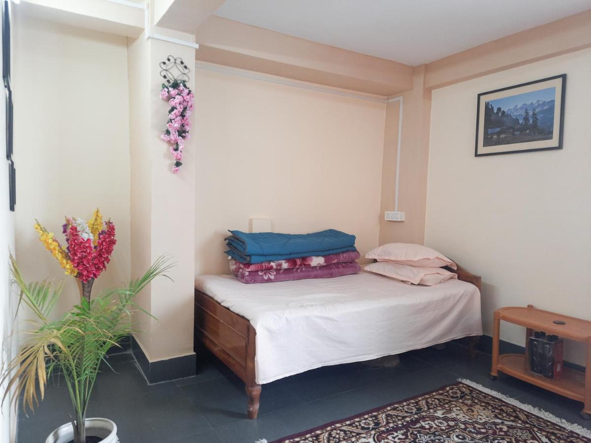 דרג'ילינג Neora Backpackers Hostel מראה חיצוני תמונה