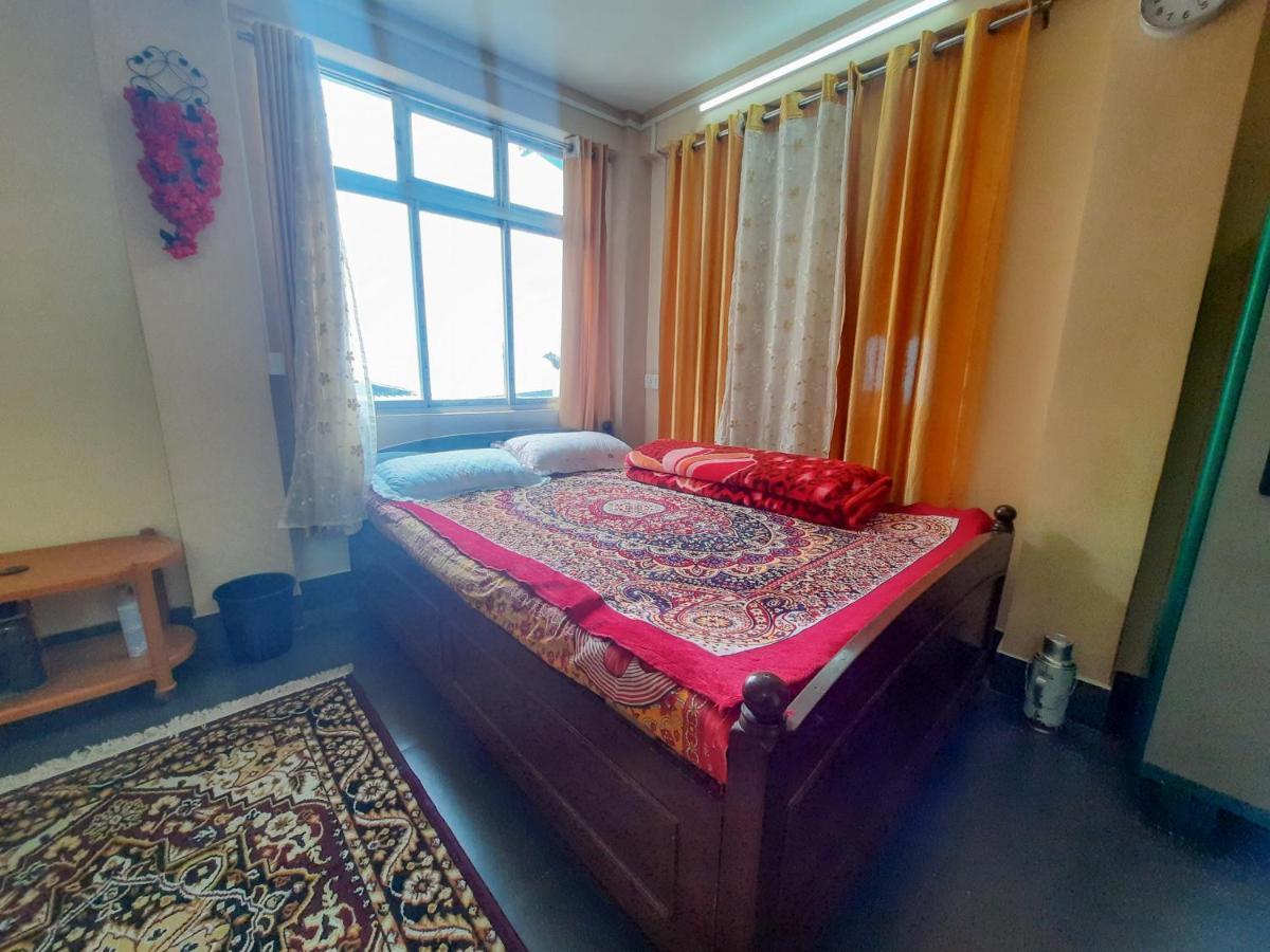 דרג'ילינג Neora Backpackers Hostel מראה חיצוני תמונה