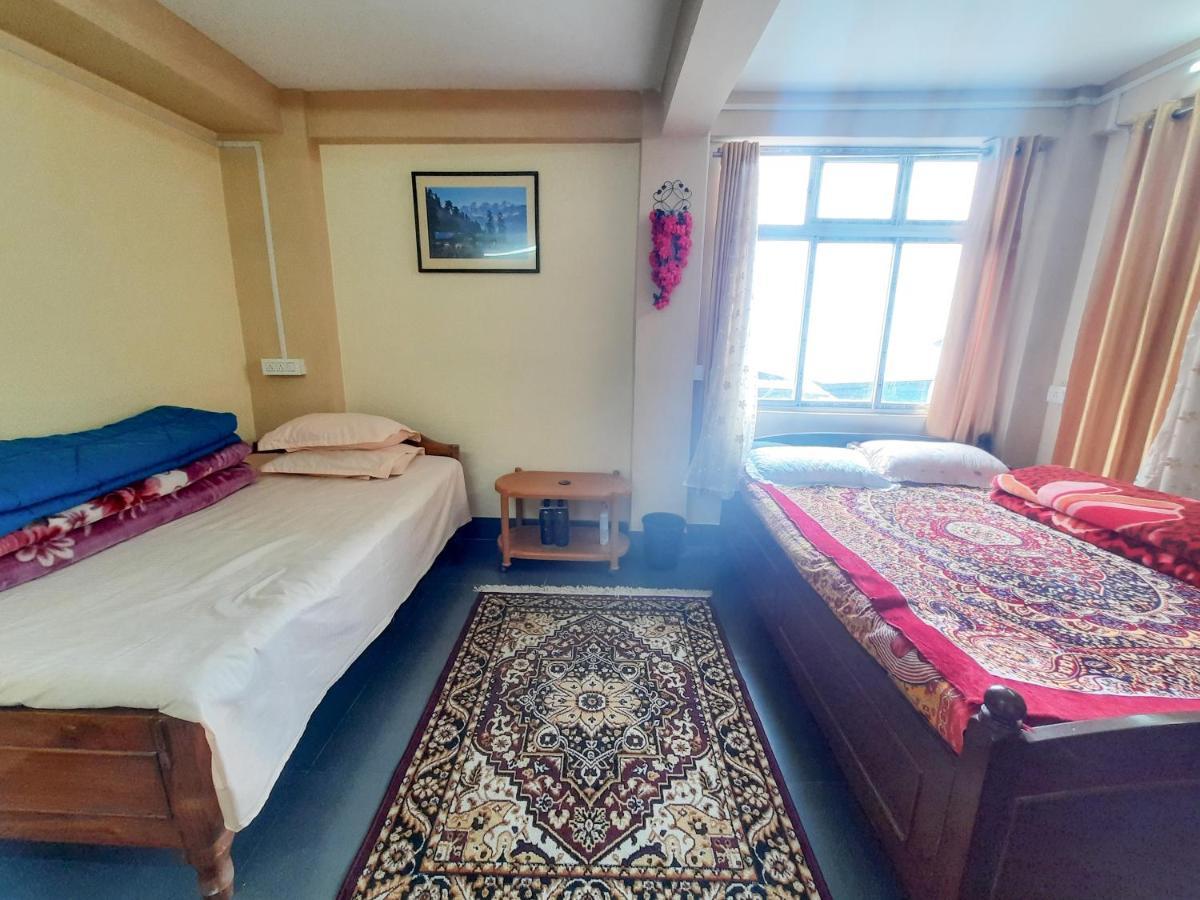 דרג'ילינג Neora Backpackers Hostel מראה חיצוני תמונה